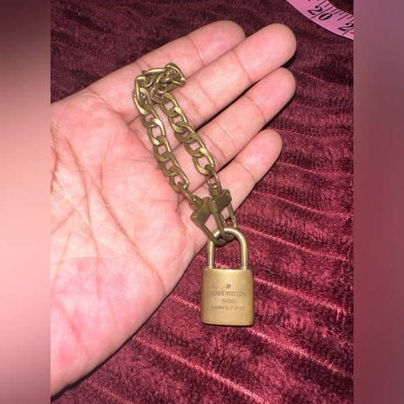 Louis Vuitton Brass Lock - Picture 6 of 11